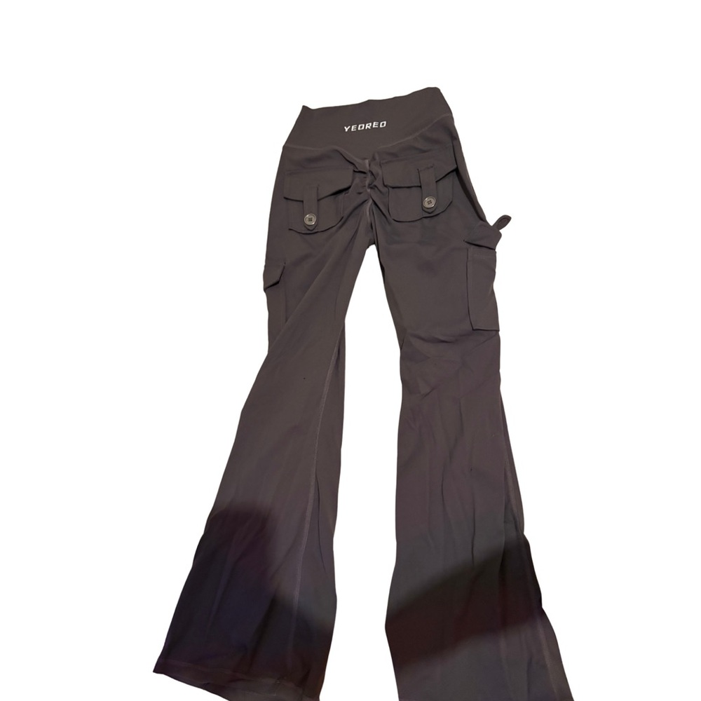 VEDGED Women's Black Cargo Leggings